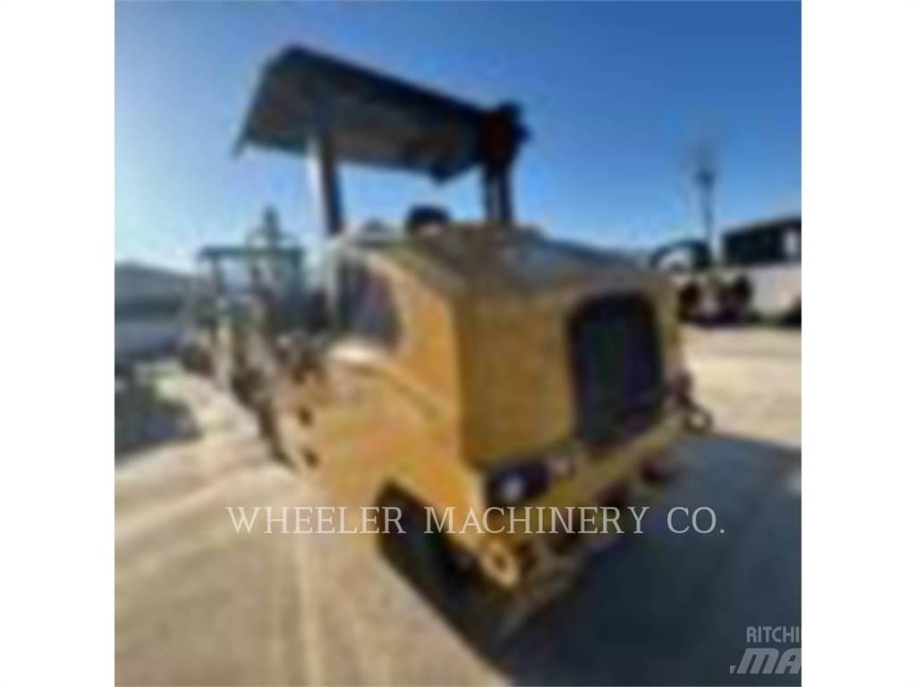 CAT CW16 مداحل ذات إطارات هوائية