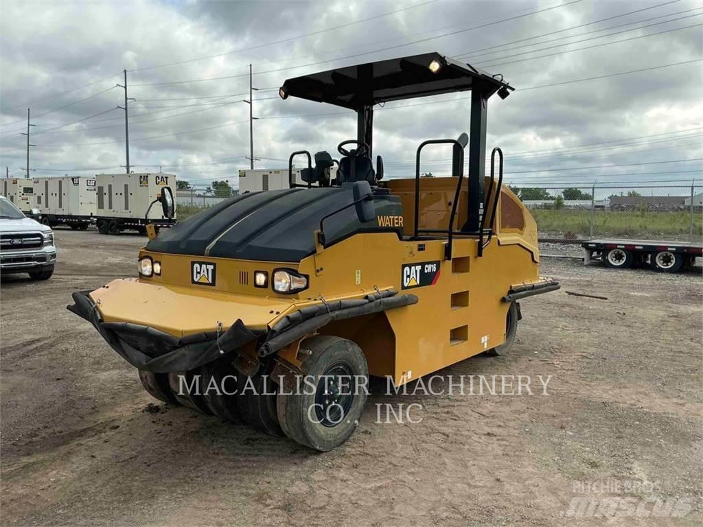 CAT CW16 مداحل ذات إطارات هوائية