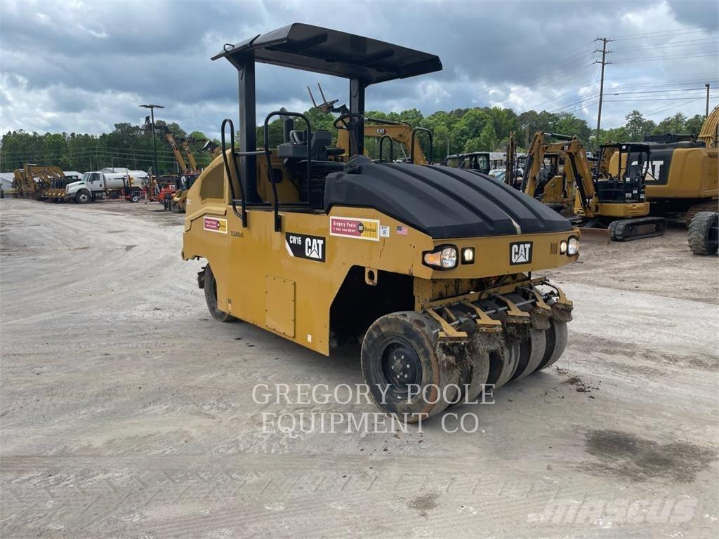 CAT CW16 مداحل ذات إطارات هوائية