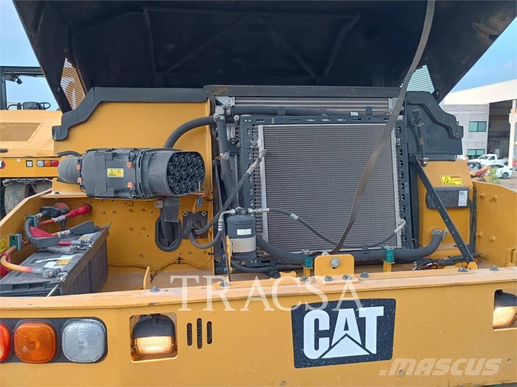 CAT CW34LRC مداحل ذات إطارات هوائية
