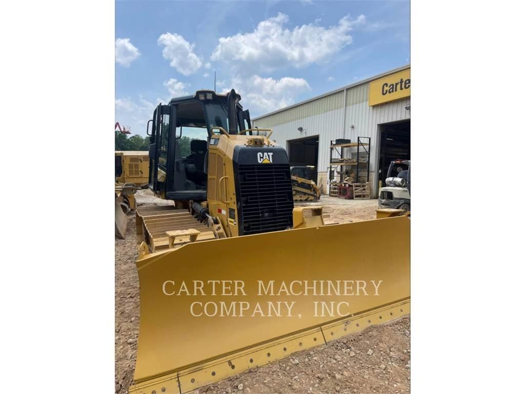 CAT D 5 K 2 بلدوزرات مجنزرة