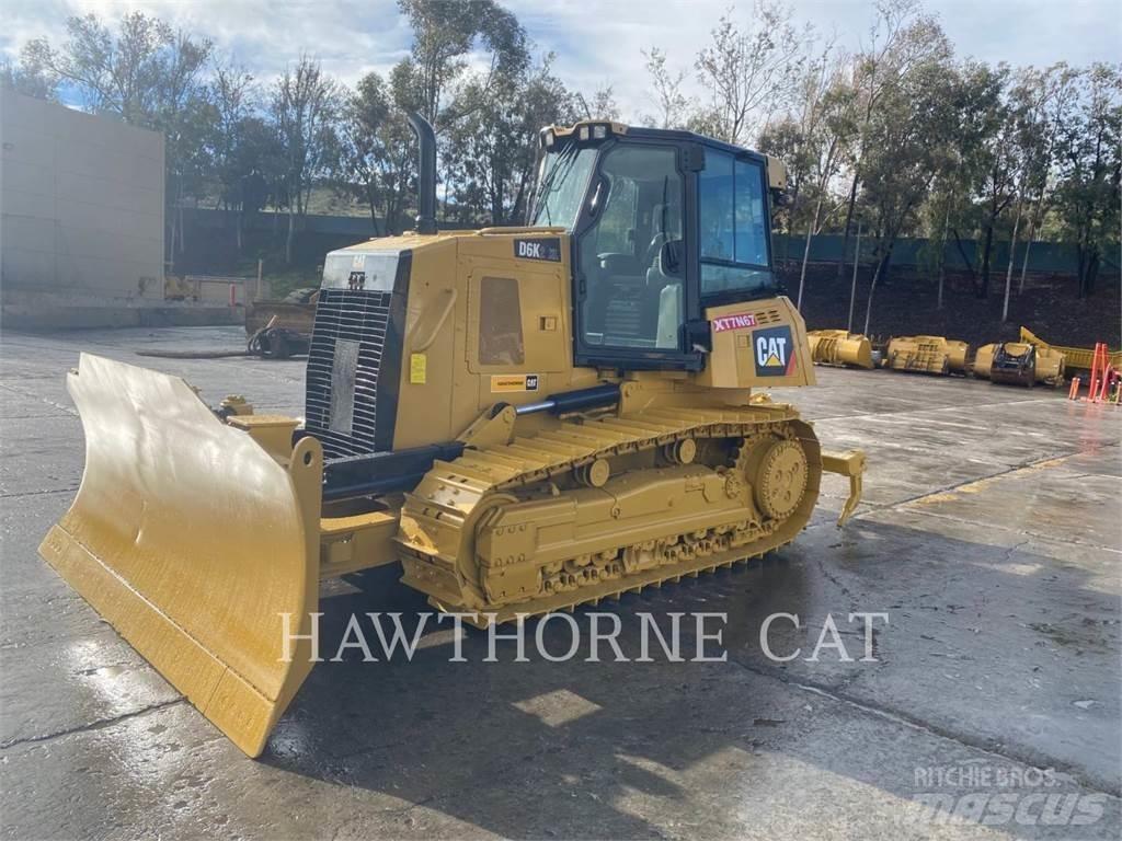 CAT D 6 K XL بلدوزرات مجنزرة