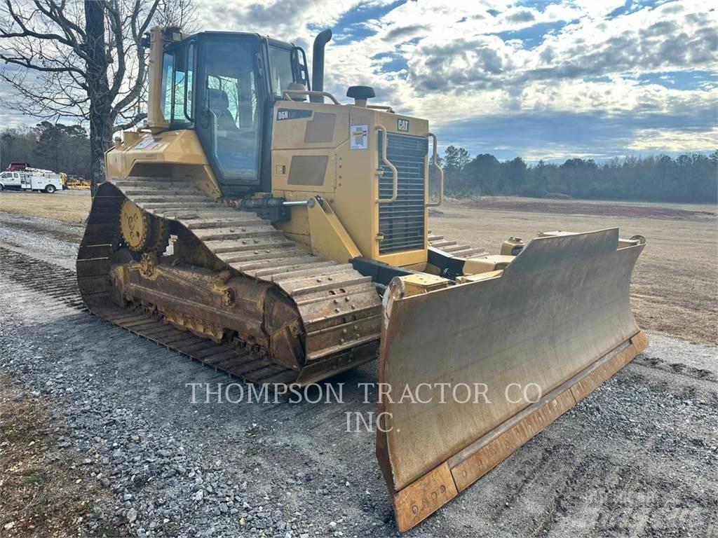 CAT D 6 N LGP بلدوزرات مجنزرة