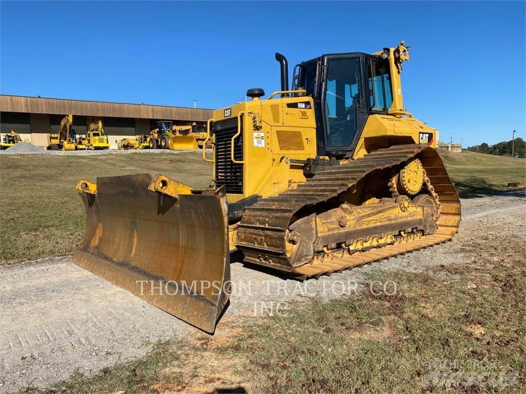 CAT D 6 N LGP بلدوزرات مجنزرة