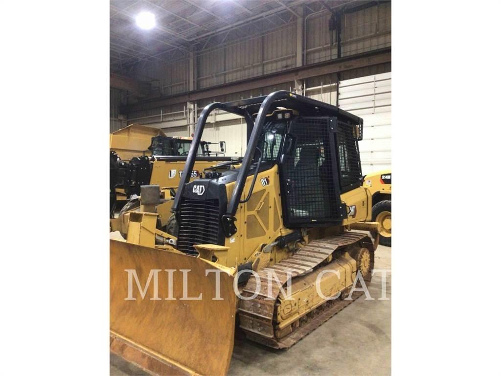 CAT D1 بلدوزرات مجنزرة