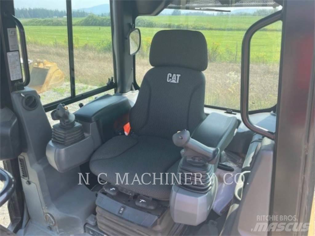CAT D1 LGPCB بلدوزرات مجنزرة