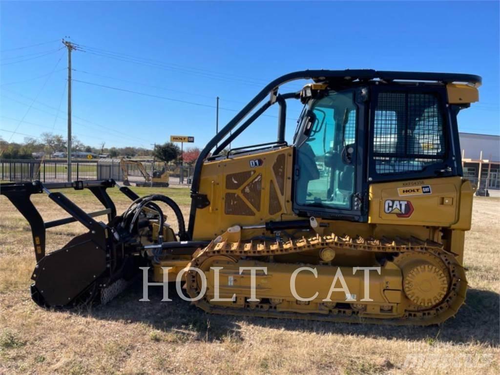 CAT D1 MULCHER بلدوزرات مجنزرة