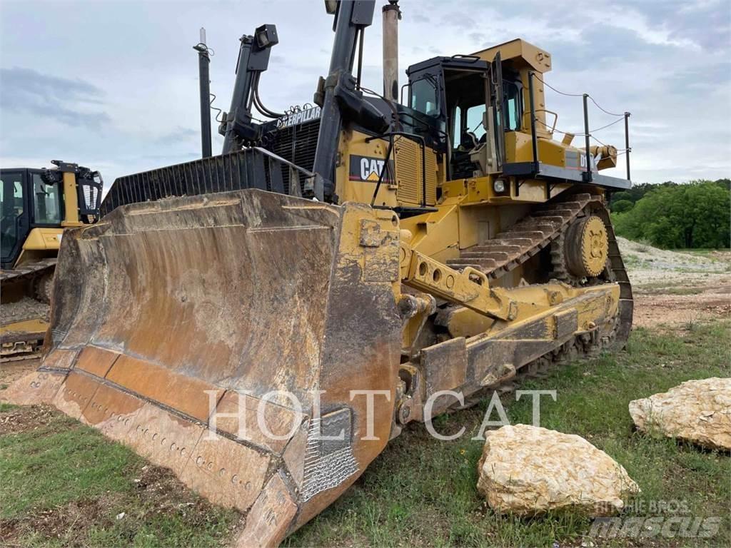 CAT D10N بلدوزرات مجنزرة