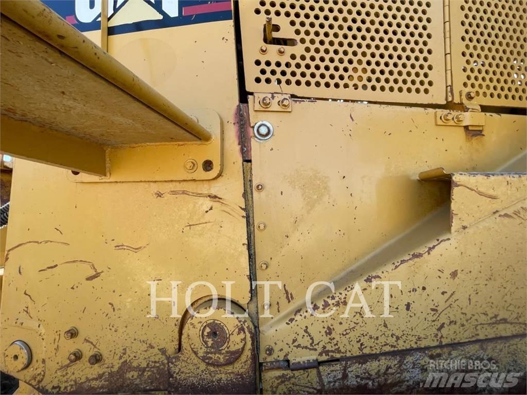 CAT D10R بلدوزرات مجنزرة