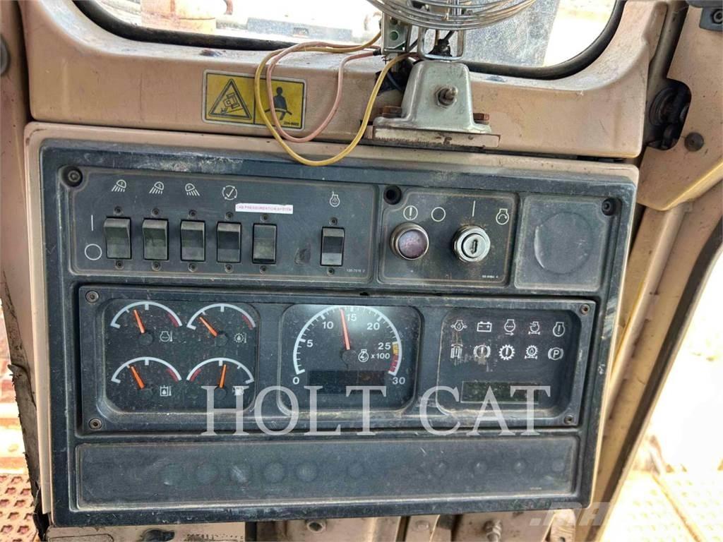 CAT D10R بلدوزرات مجنزرة