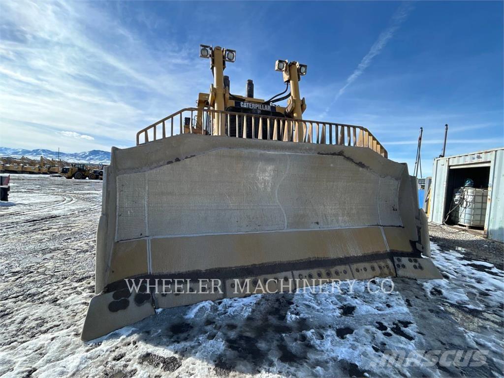 CAT D10T بلدوزرات مجنزرة