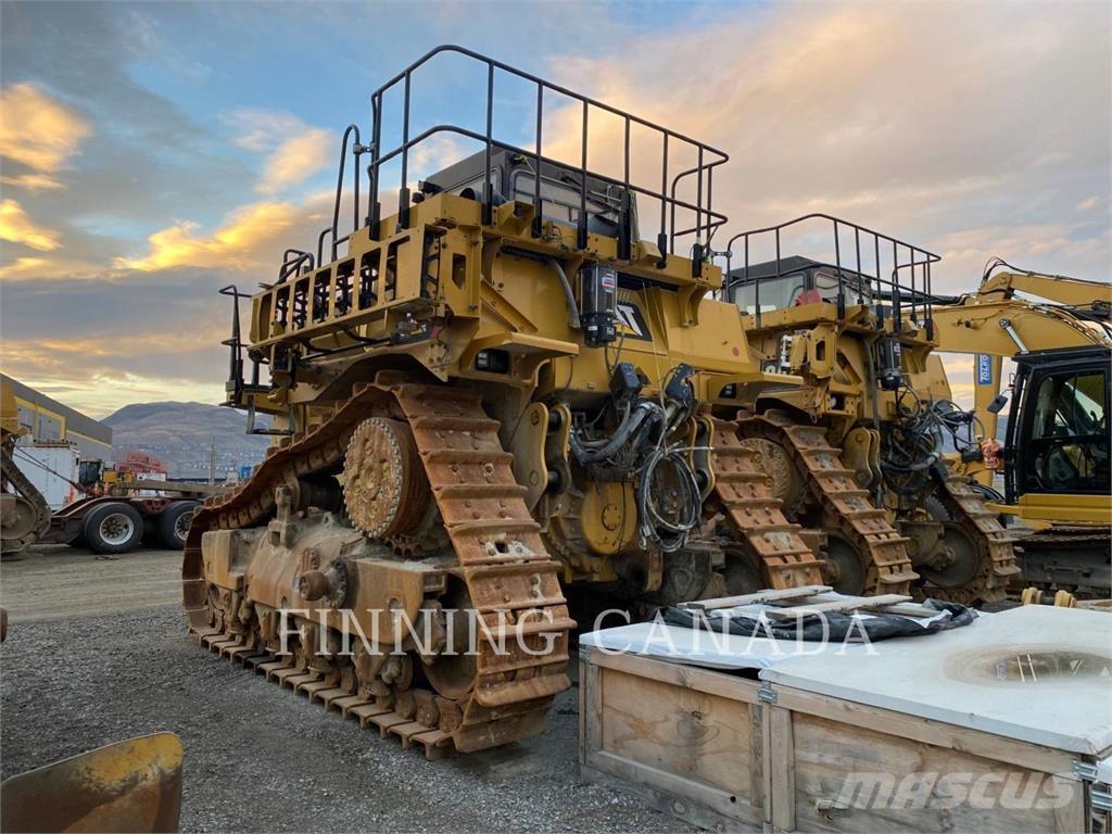 CAT D10T2 بلدوزرات مجنزرة