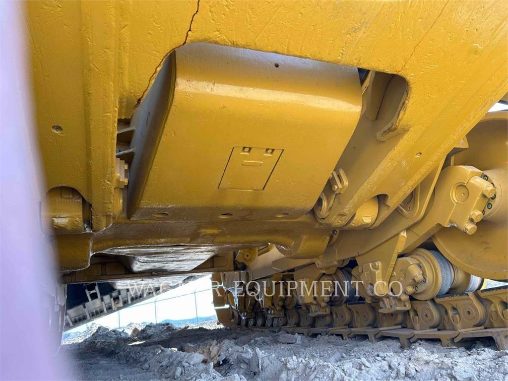 CAT D11T بلدوزرات مجنزرة