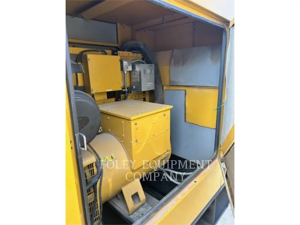 CAT D150-8 مولدات ديزل