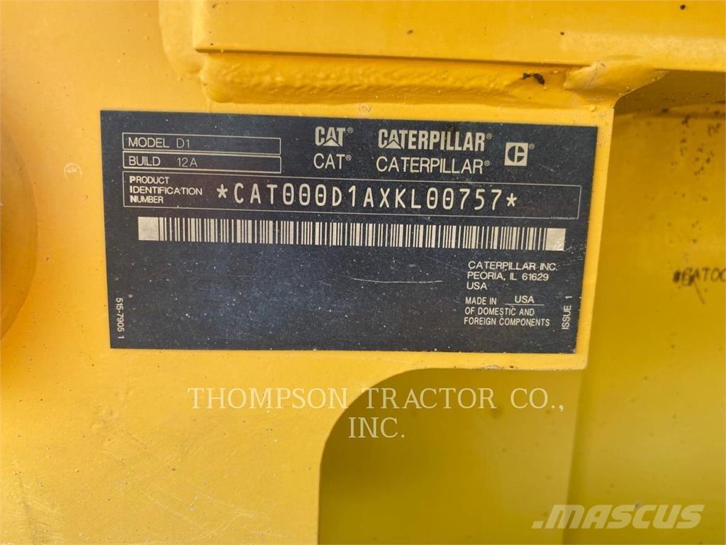 CAT D1LGP بلدوزرات مجنزرة