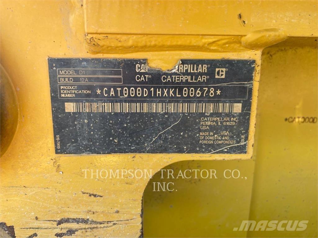CAT D1LGP بلدوزرات مجنزرة