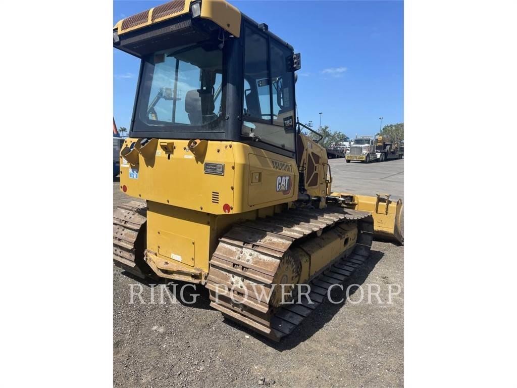 CAT D1LGPEW بلدوزرات مجنزرة