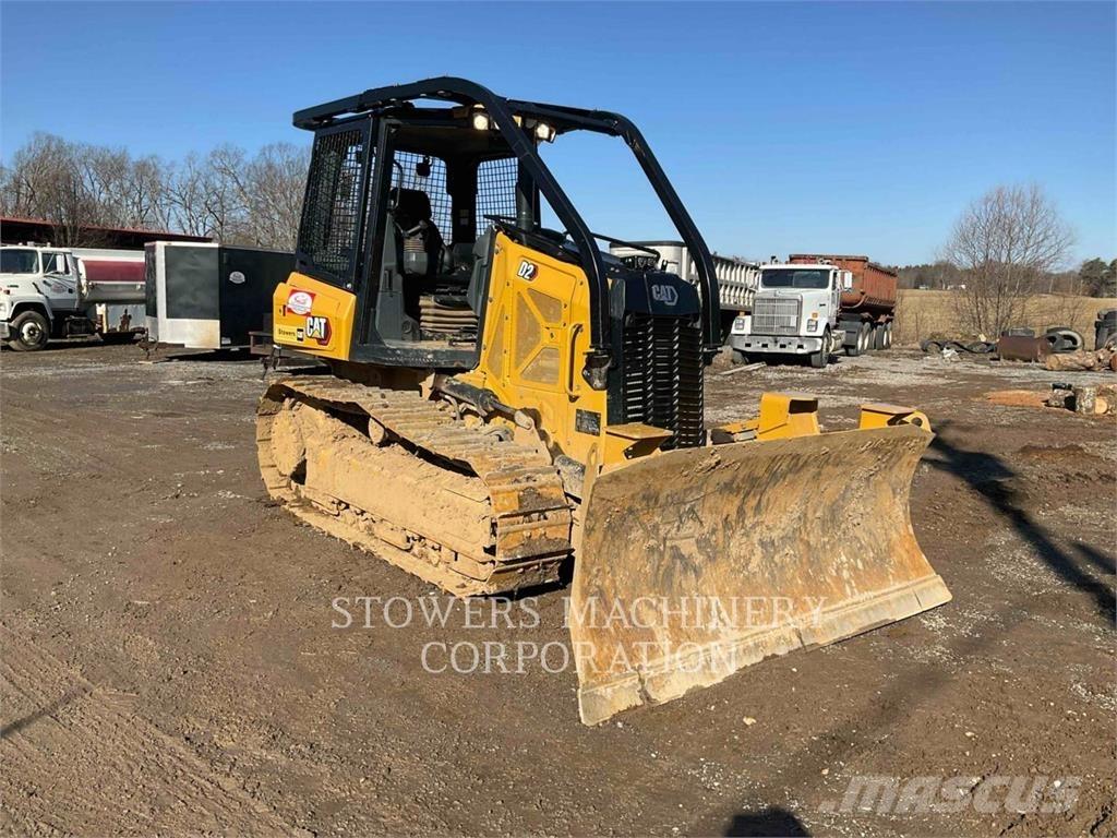 CAT D2 بلدوزرات مجنزرة