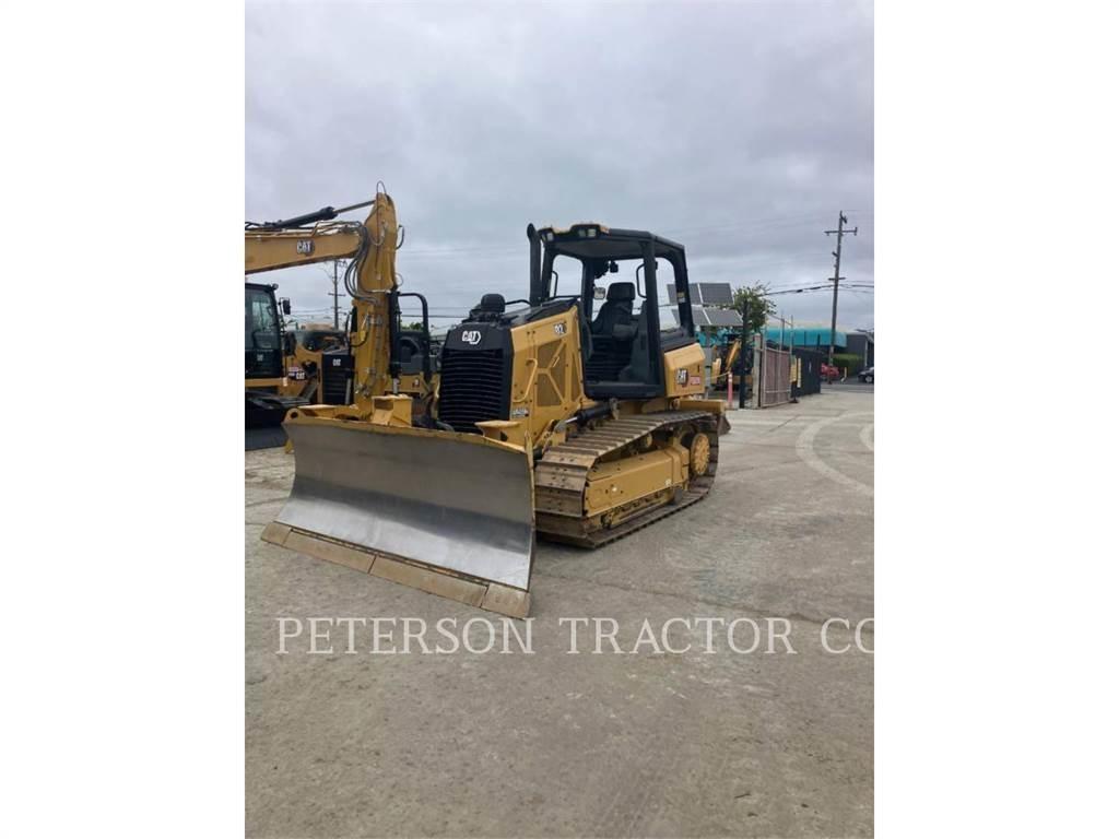 CAT D2 بلدوزرات مجنزرة