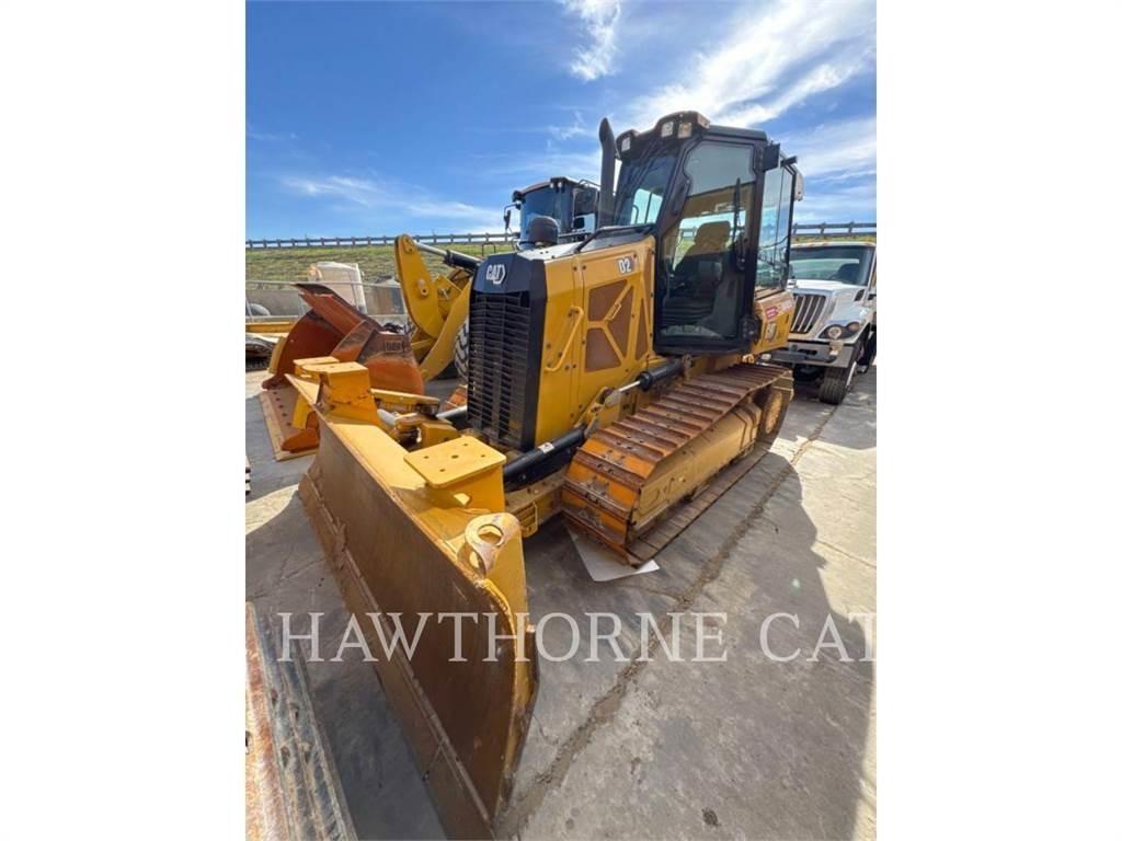 CAT D2 بلدوزرات مجنزرة