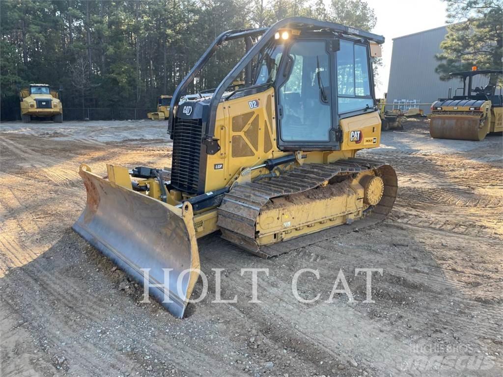 CAT D2-12LGP بلدوزرات مجنزرة