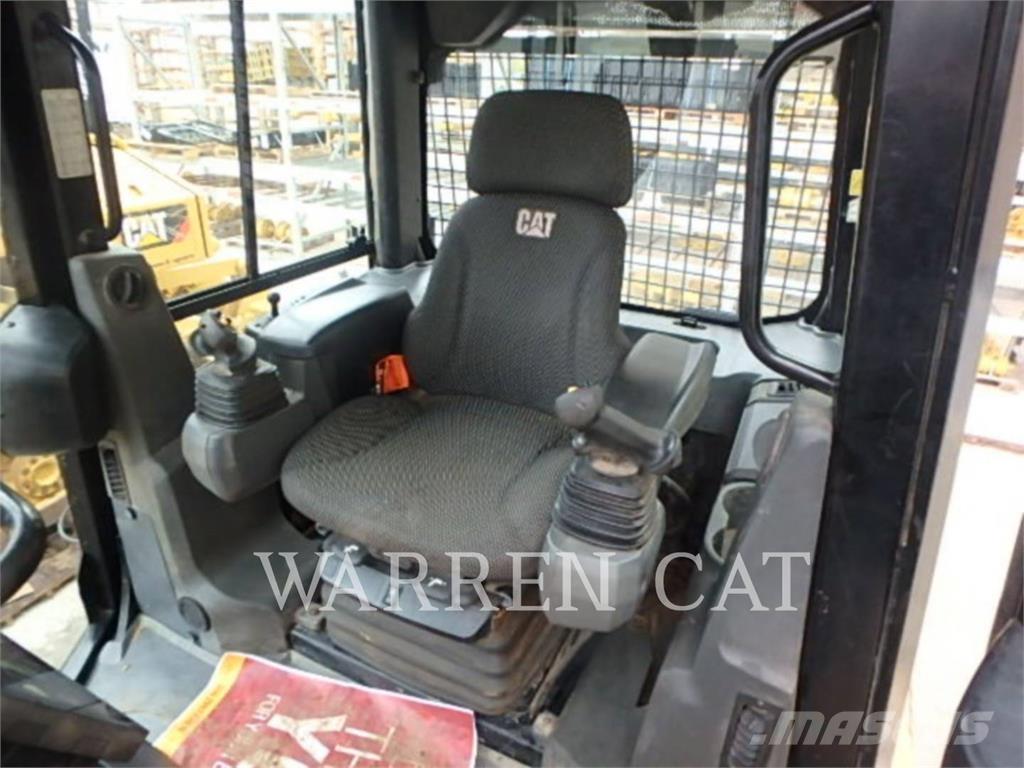 CAT D2 ARO بلدوزرات مجنزرة