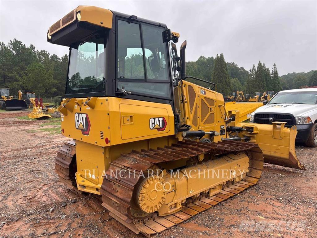 CAT D2 LGP بلدوزرات مجنزرة