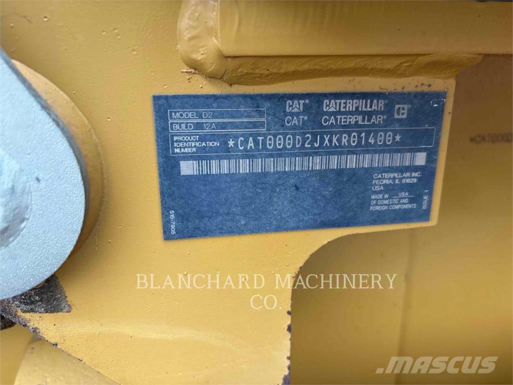 CAT D2 LGP بلدوزرات مجنزرة