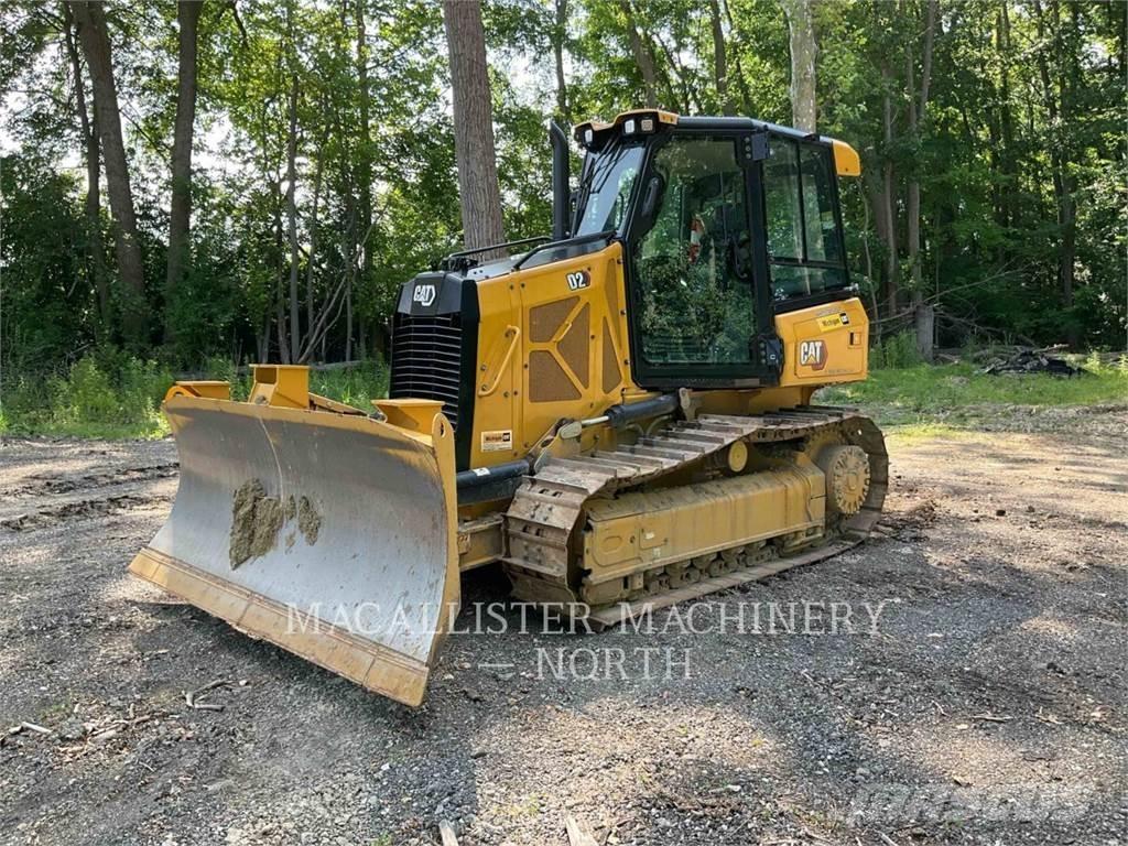 CAT D2 XL AZ2 بلدوزرات مجنزرة