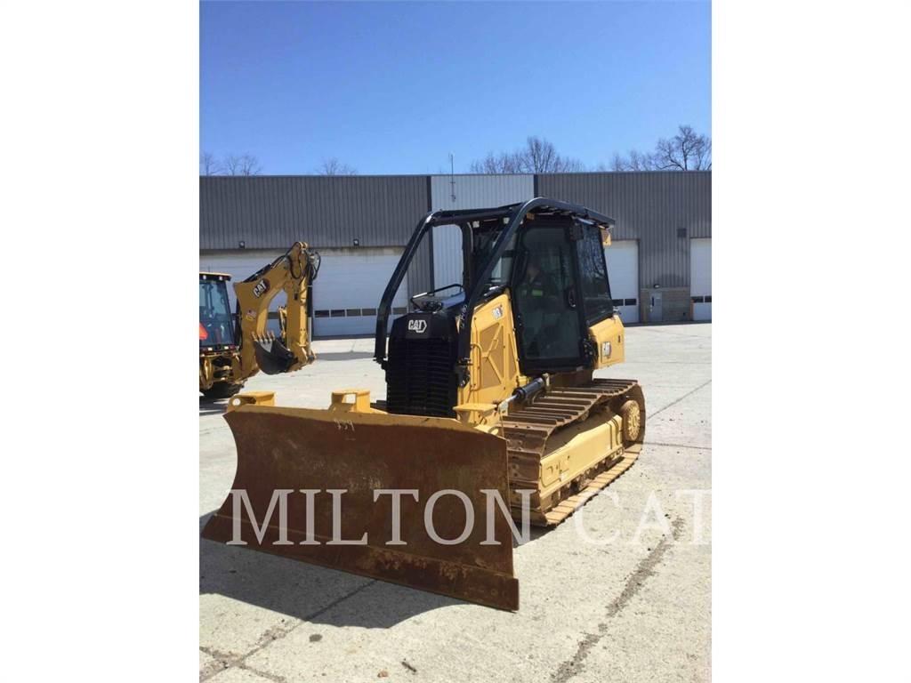 CAT D3 بلدوزرات مجنزرة
