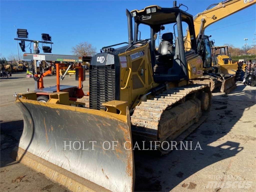 CAT D3 بلدوزرات مجنزرة