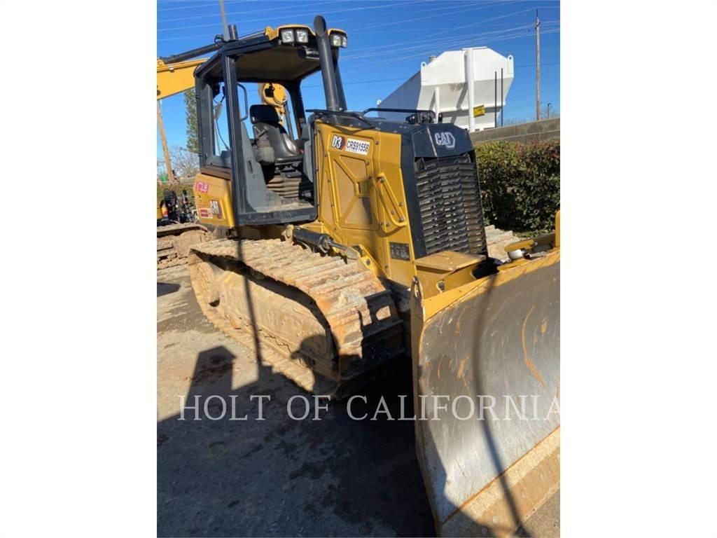 CAT D3 بلدوزرات مجنزرة
