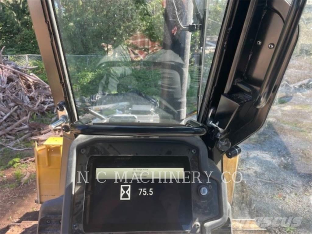 CAT D3 بلدوزرات مجنزرة