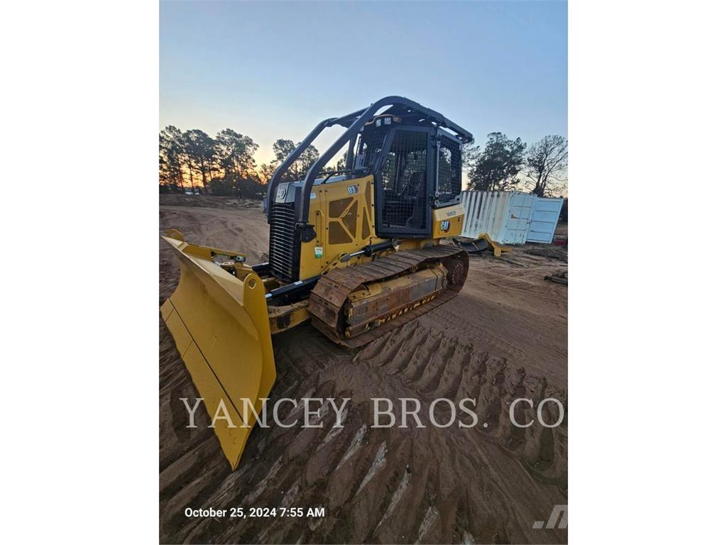 CAT D3 بلدوزرات مجنزرة