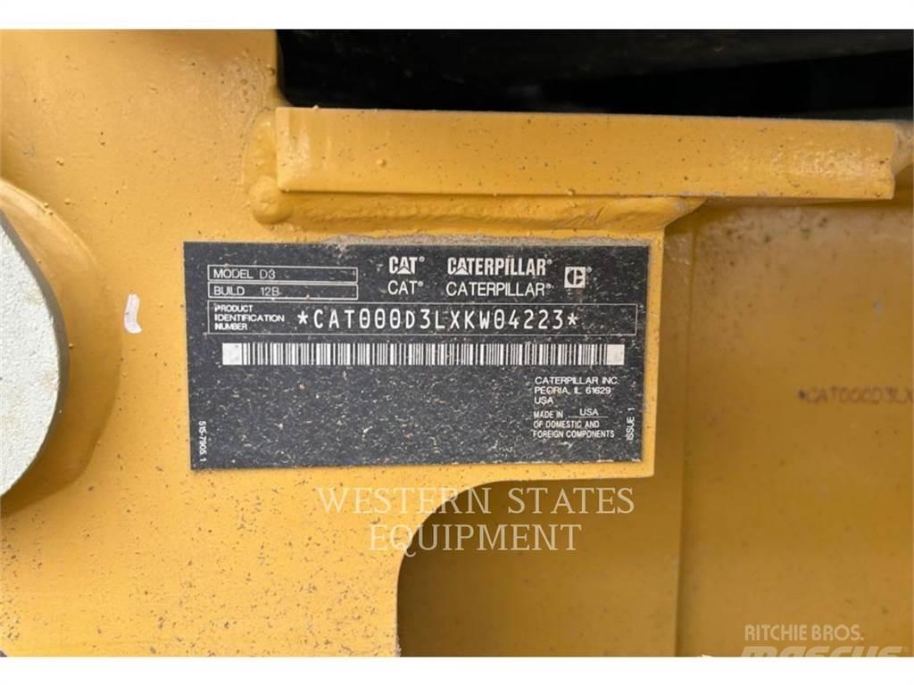 CAT D3 بلدوزرات مجنزرة