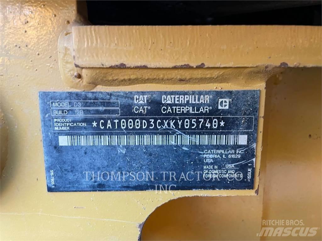 CAT D3 بلدوزرات مجنزرة