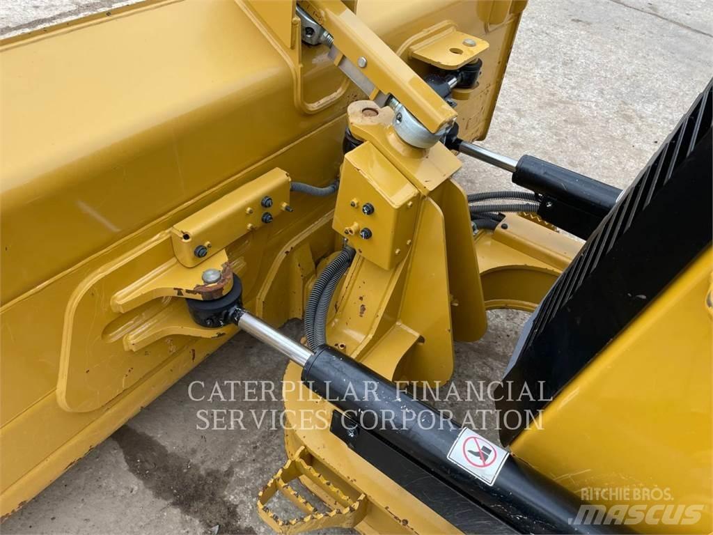 CAT D3 بلدوزرات مجنزرة