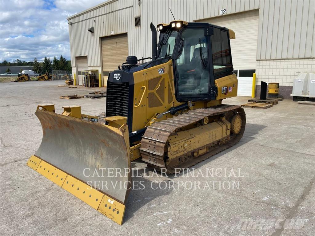 CAT D3 بلدوزرات مجنزرة