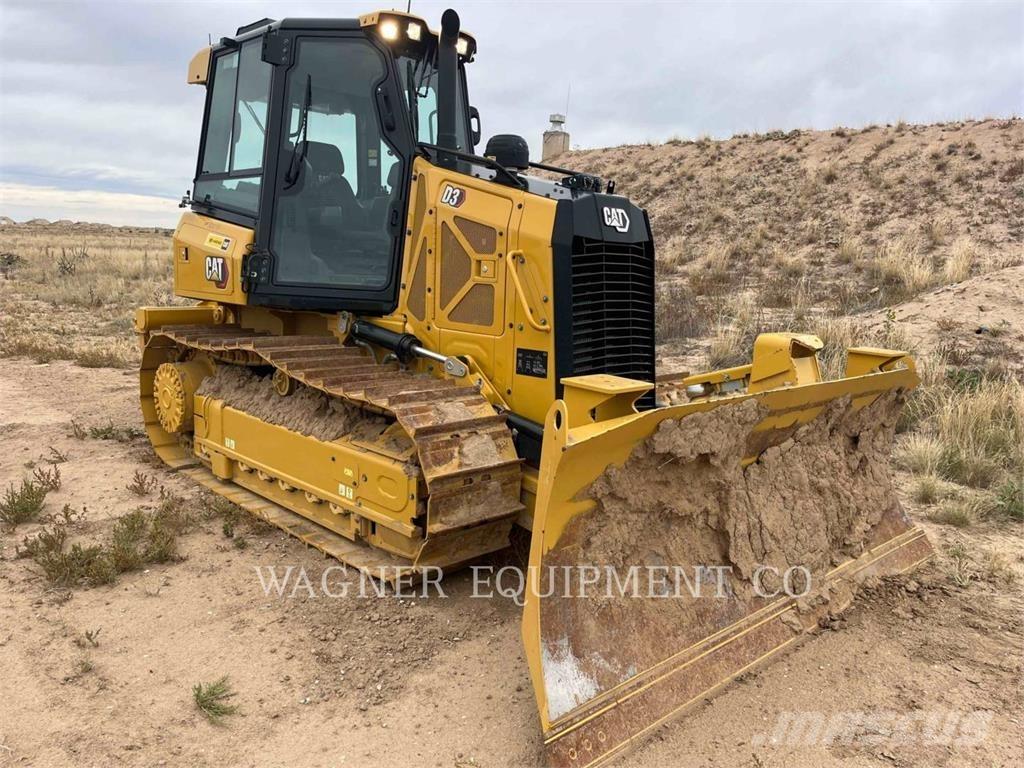 CAT D3 بلدوزرات مجنزرة