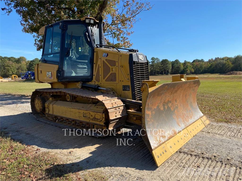 CAT D3 بلدوزرات مجنزرة