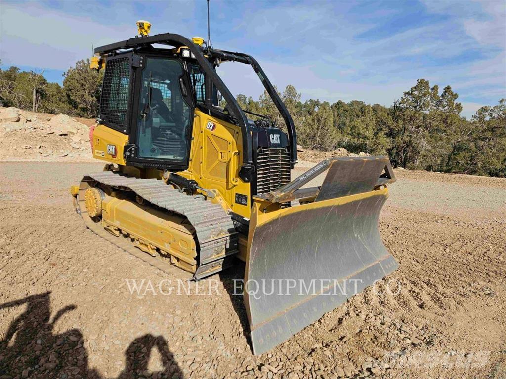 CAT D3 بلدوزرات مجنزرة
