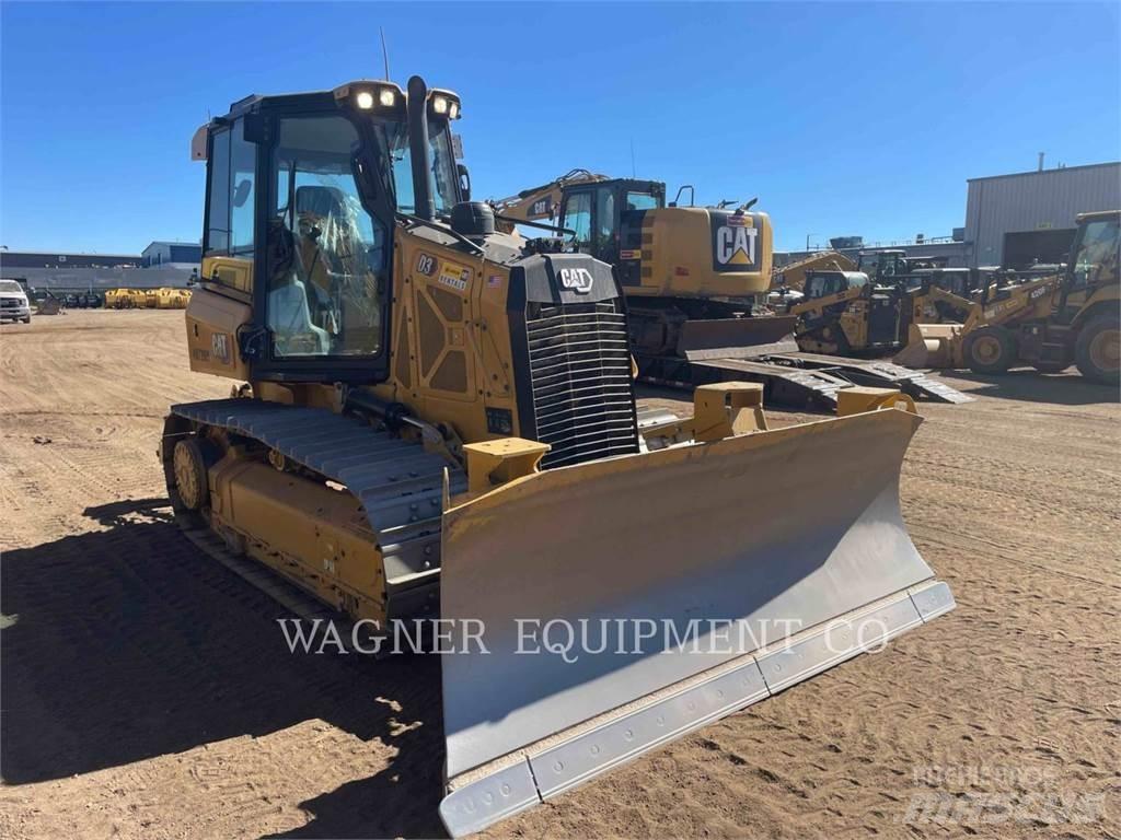 CAT D3 بلدوزرات مجنزرة