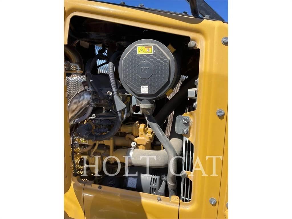 CAT D3-12 بلدوزرات مجنزرة