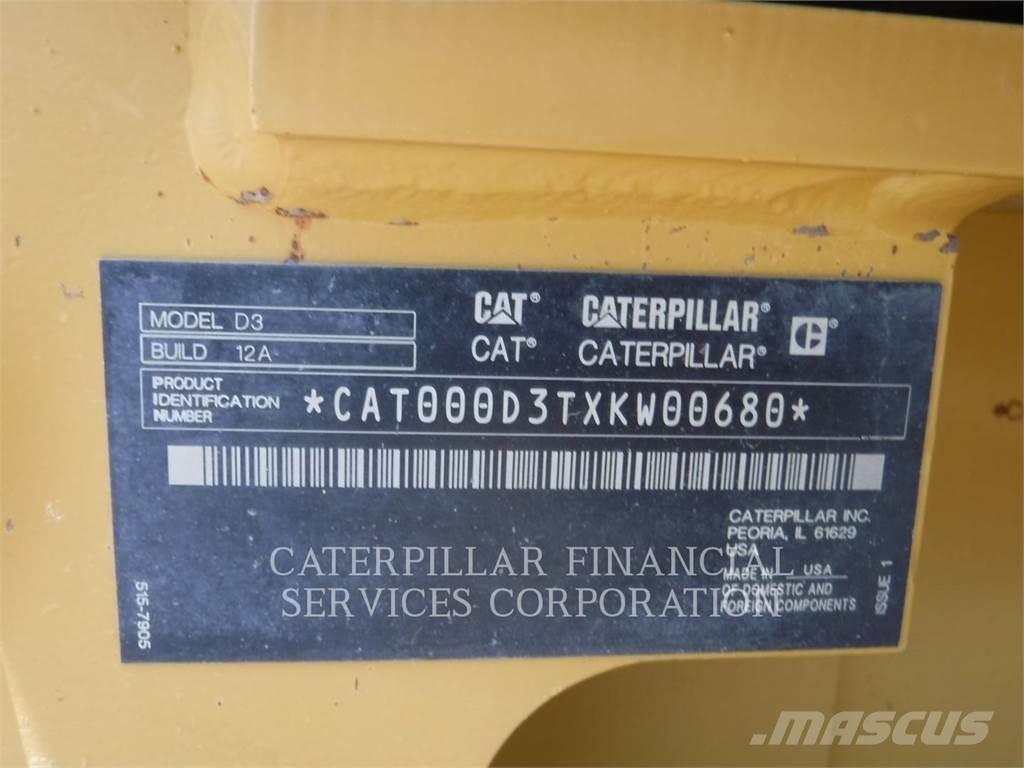 CAT D3-12 بلدوزرات مجنزرة