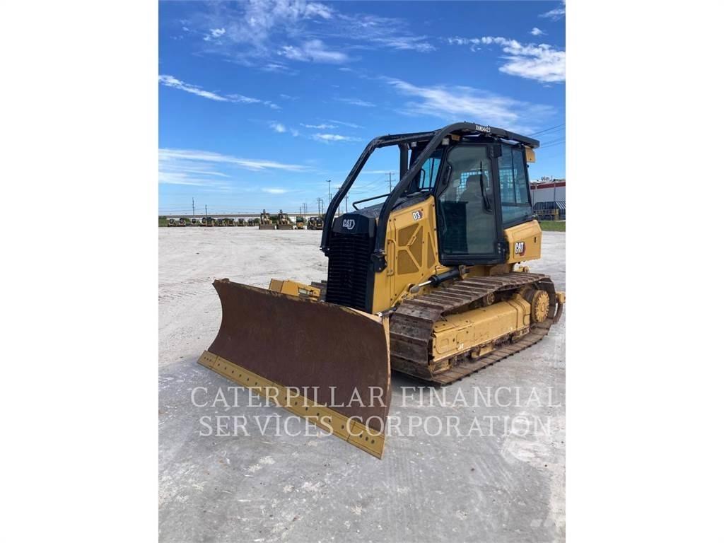 CAT D3-12 بلدوزرات مجنزرة