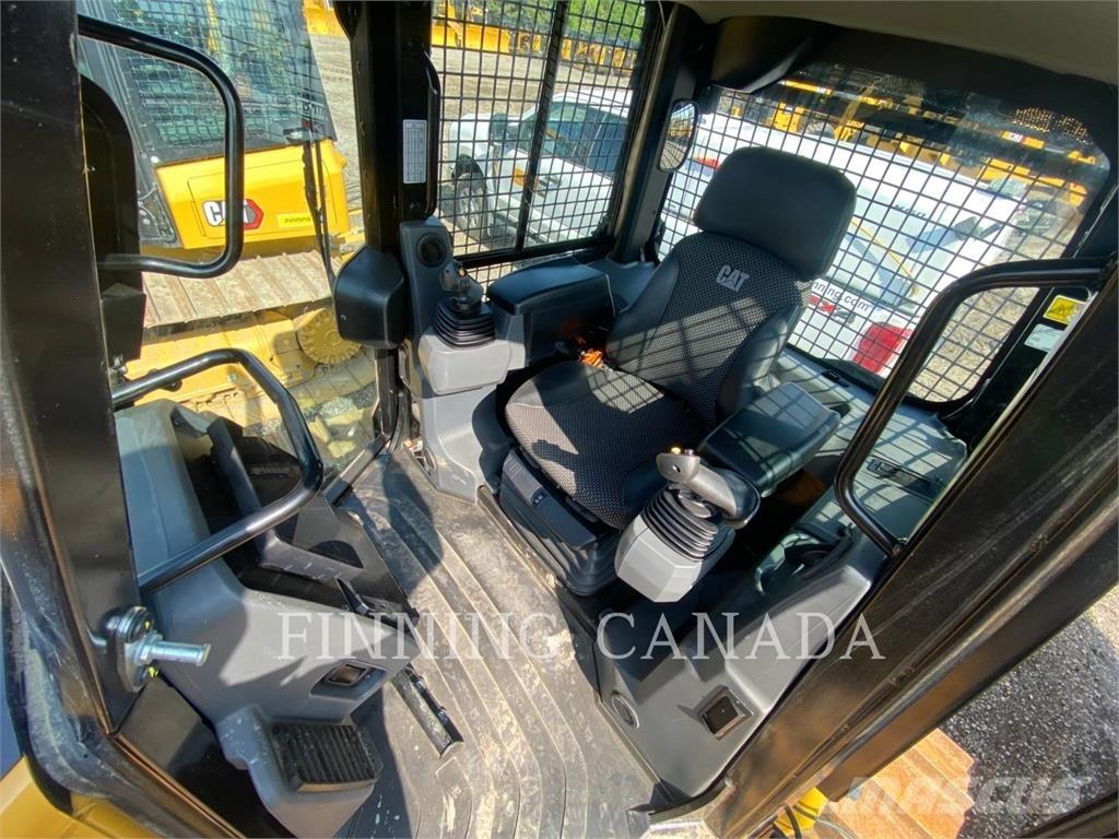 CAT D3-12 بلدوزرات مجنزرة