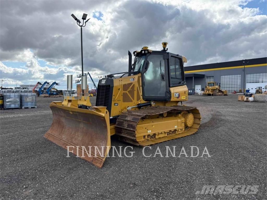 CAT D3-12 بلدوزرات مجنزرة