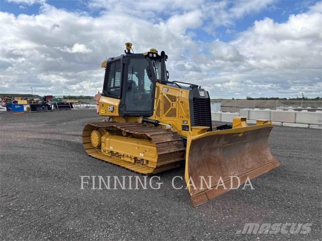CAT D3-12 بلدوزرات مجنزرة