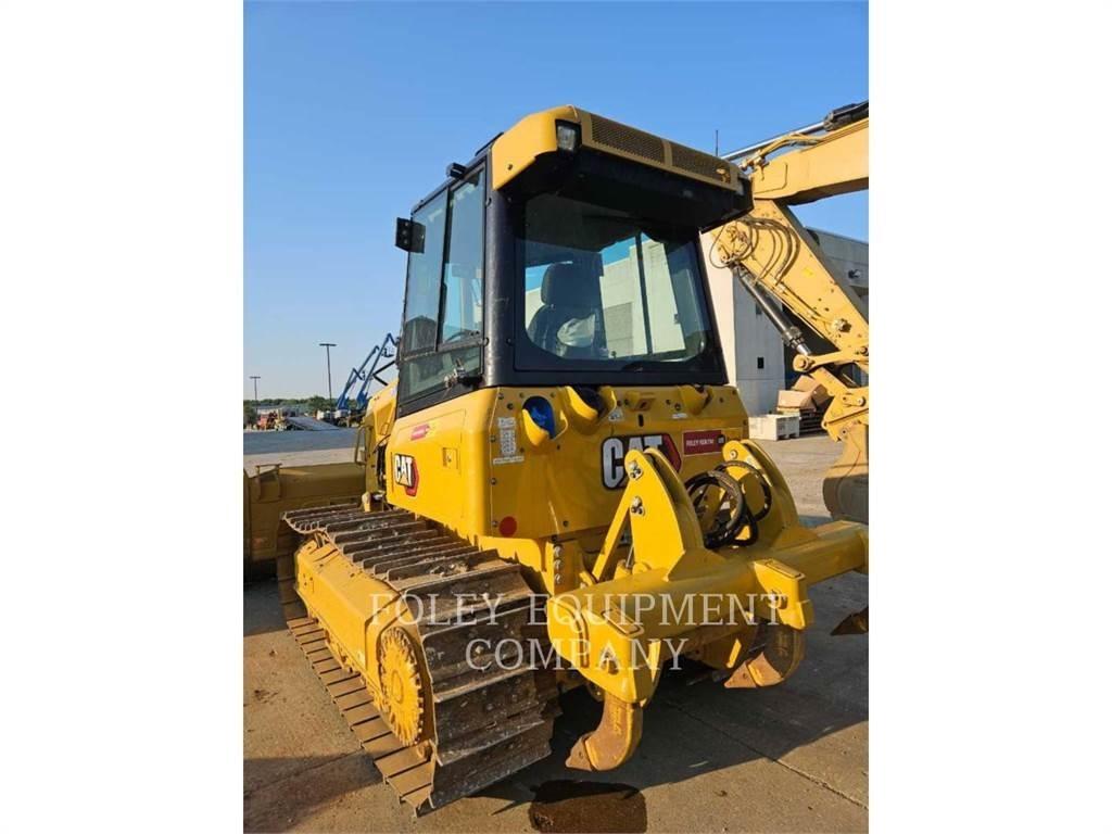 CAT D3-12I بلدوزرات مجنزرة