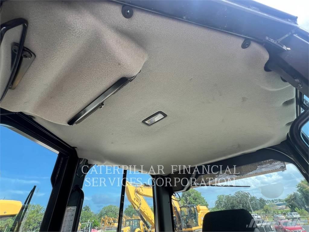 CAT D3-12LGP بلدوزرات مجنزرة